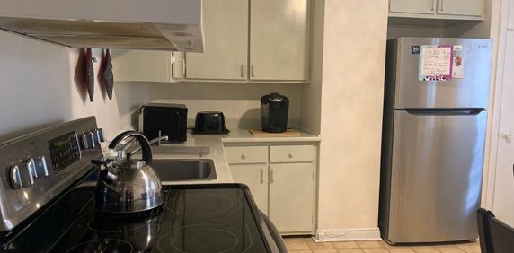 Logement Montréal 4 1/2 et salon double - Photo 2