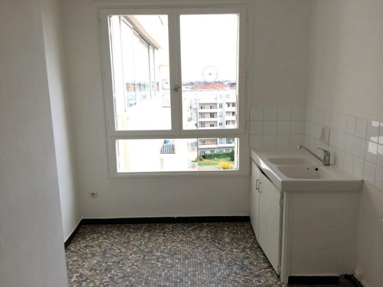 Location Appartement 3 pièces 66m² LYON 7ème - Photo 1