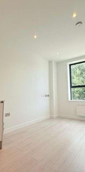 Camberley, Surrey, GU15 - Photo 1