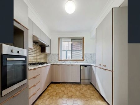 Spacious 4-Bedroom Home in Convenient Panania Location - Photo 4