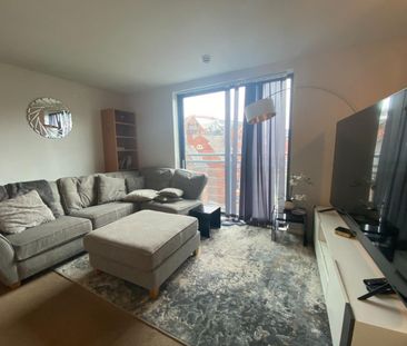 2 bedroom Flat To Let - Photo 1