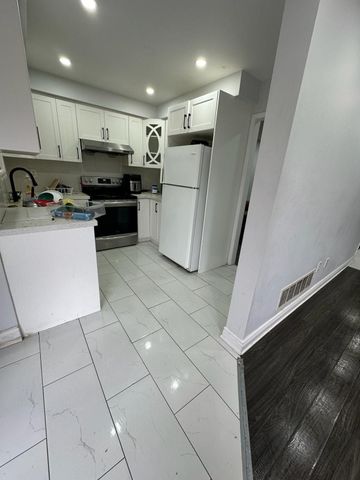 For Lease - 40 Mosley Crescent, Brampton, Ontario - Photo 3