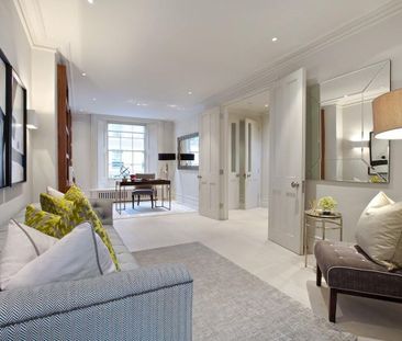 An elegant apartment with exquisite interiors and a private west-fa... - Photo 1