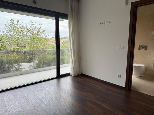 3 Bedroom House with parking, Atiba, Cascais - Photo 1