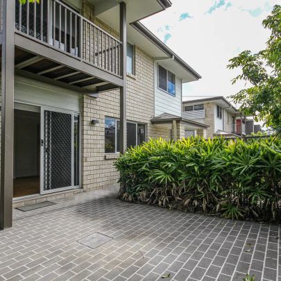 LUXURY TOWNHOUSE - PRIVATE COURTYARD - AIR CONDITIONED - Photo 1