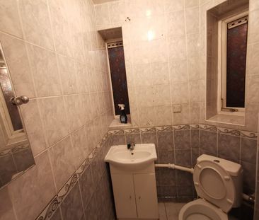 6 Bed Flat, Alton House, E3 - Photo 3