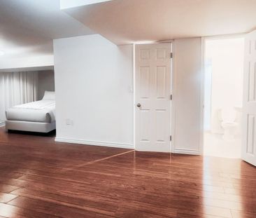 For Lease - 4 Daniel Reaman Crescent, Vaughan, Ontario - Photo 4