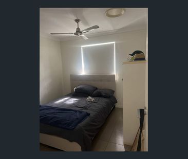 Family Home in Ormeau with ducted air conditioning throughout - Photo 6