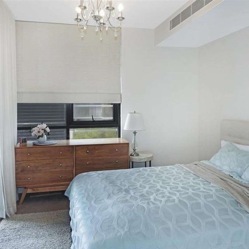 Modern 2-Bedroom Apartment in the Heart of Putney Hill - Photo 1