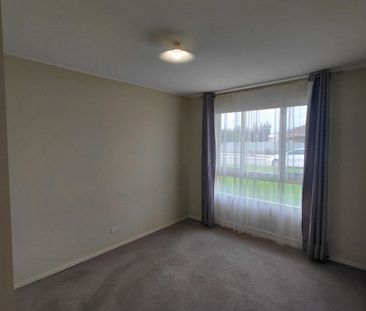 1 Bedroom flat - quiet complex. - Photo 2