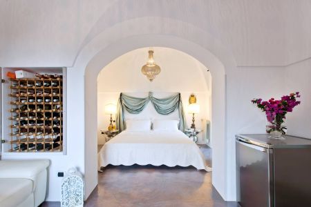 Single Family Home - Photo 2