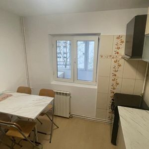 Inchiriez apartament 2 camere decomandat str. Caltunasi - Photo 2