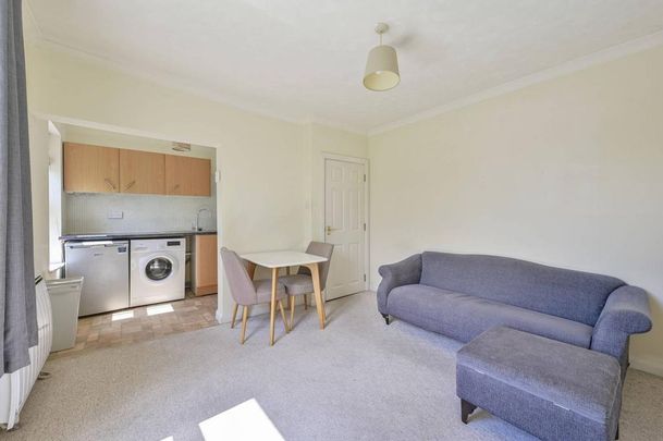 1 bedroom flat to rent - Photo 1