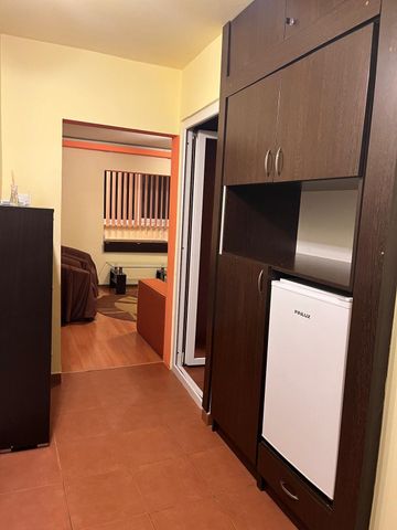 Inchiriez apartament cu o camera decomandat - Photo 4
