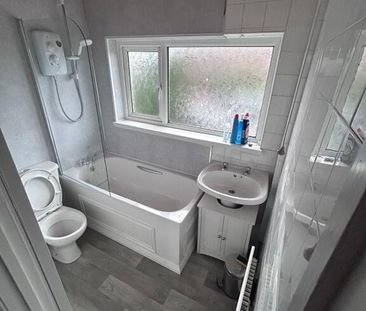 27 Cherryhill Park, Dundonald, Belfast, BT16 1JB - Photo 3