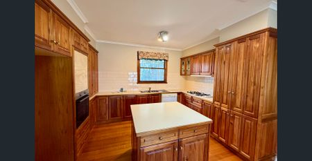 The perfect three bedroom home. - Photo 2