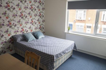 Bassett Street (2 bed) - Photo 4
