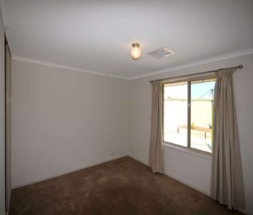 Lovely Family Home in Aldinga Beach - Photo 5