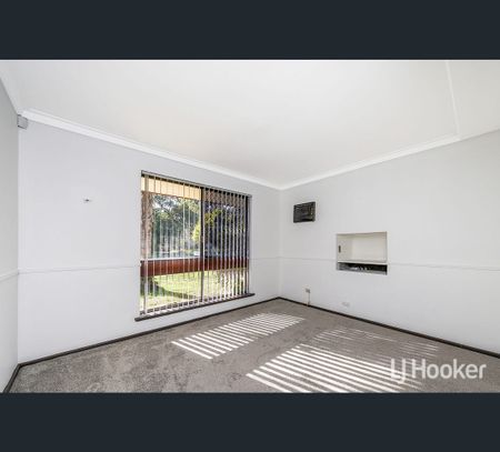 12 Tomlinson Place, Armadale, WA 6112 - Photo 3