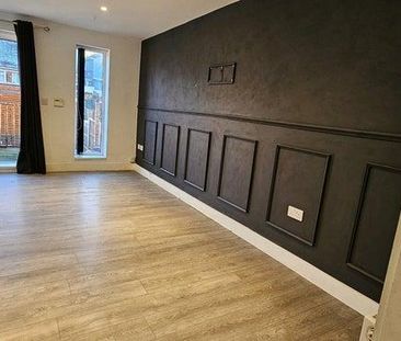 3 bedroom end of terrace house to rent - Photo 1