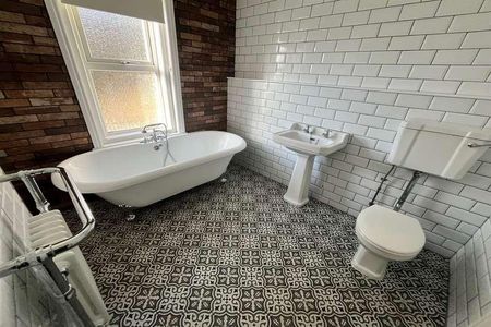 Lower Parkstone, Poole, BH14 - Photo 4