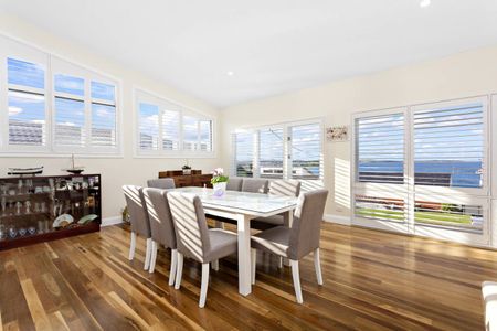 4 bedroom home with outstanding panoramic views... - Photo 2