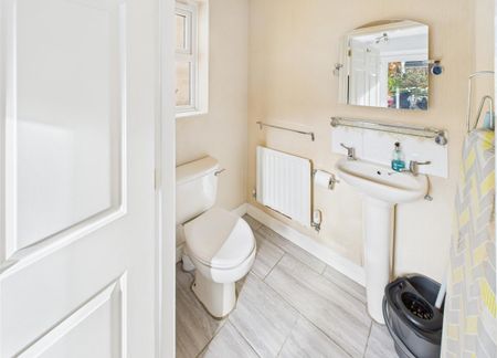 Alicia Close, Cawston, Rugby - Photo 4