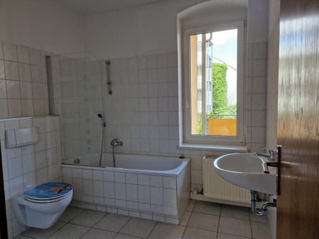 Lichtdurchflutete 4-RW mit großem Balkon im 2.OG in 4-Familienhaus in Gera-Debschwitz zu vermieten. - Photo 3