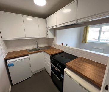 2 bedroom end of terrace house to rent - Photo 5