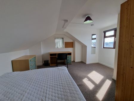 5 Bed Student Accommodation - Photo 4