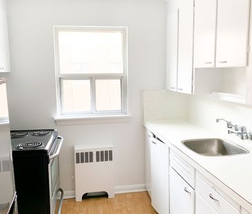 For Lease - 2846 Bloor Street Unit# 1B, Toronto, Ontario - Photo 5