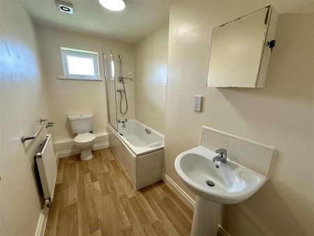 4 bedroom terraced house to rent - Photo 2