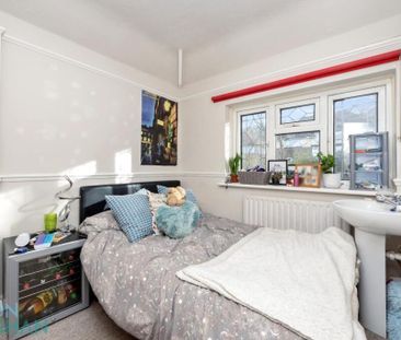 6 bedroom end of terrace house to rent - Photo 1