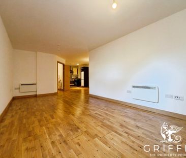 Cherrydown East, Basildon, SS16 - Photo 1