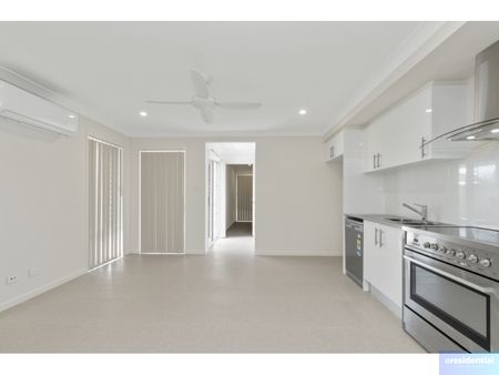 2/9 Zamia Close, Upper Caboolture QLD 4510 - House For Rent | Domain - Photo 4