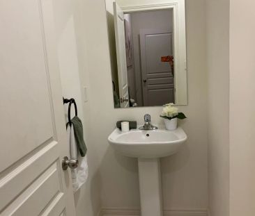 Condo Townhouse For Lease | N9259574 - Photo 1