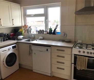 3 bedroom semi-detached house to rent - Photo 3