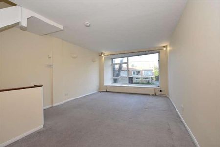 Cranbourne Close, Horley, RH6 - Photo 2