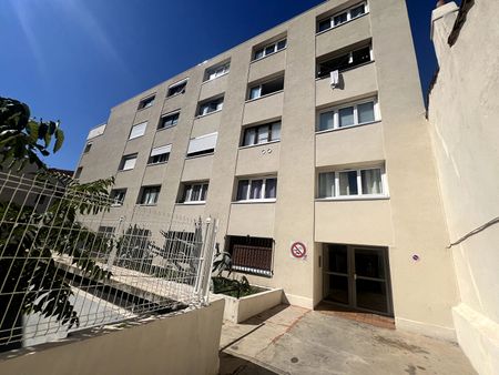 Appartement 1 pièces 22m2 MARSEILLE 6EME 620 euros - Photo 3