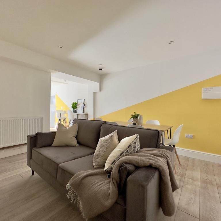 6 bedroom house to rent - Photo 1