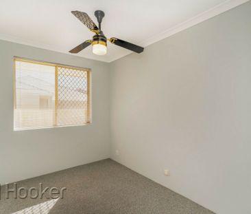 Spacious Townhouse - Photo 5