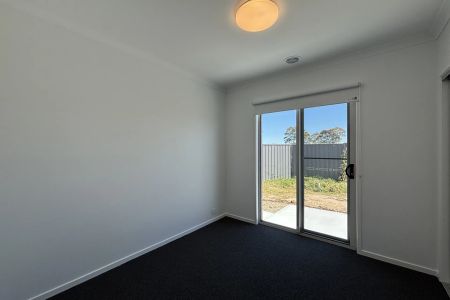 Stunning & Brand New - Photo 5