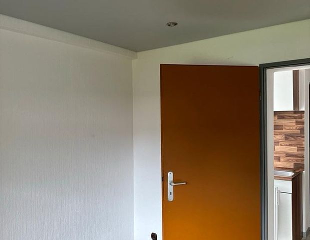 2 Zimmer, Kochecke, Bad, Terrasse - Foto 1