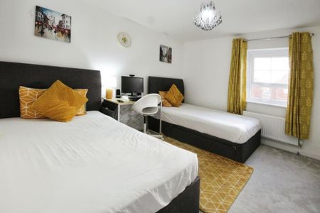 3 bedroom detached house to rent - Photo 2