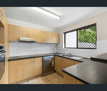 Charming 2-Bedroom Home in Southport - Photo 3