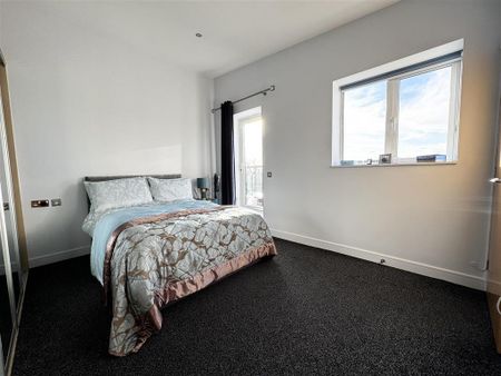 2 bedroom penthouse to rent - Photo 5