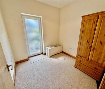 4 bedroom detached house to rent - Photo 5