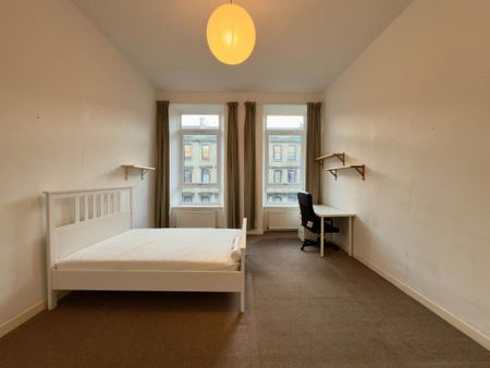 3 bedroom flat to rent - Photo 4