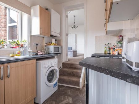 2 bedroom flat to rent - Photo 3