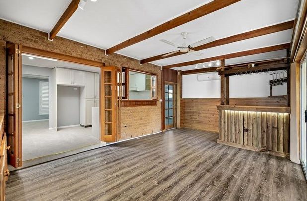 Charming Three Bedroom Family Home - Photo 1